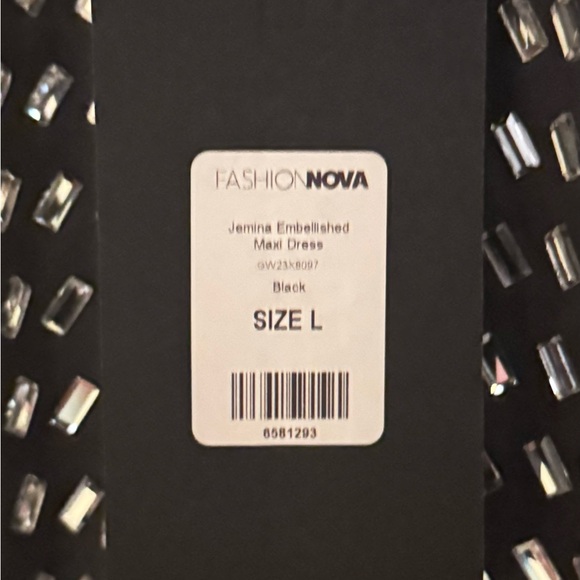 Embellished black evening gown - Picture 6 of 8